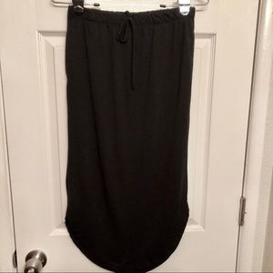 Black pencil skirt with pockets